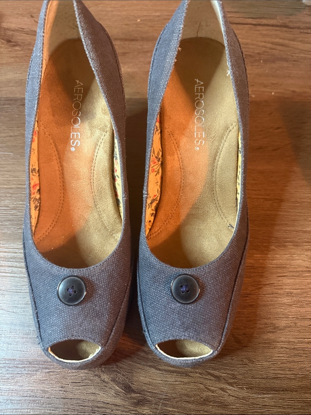 Aerosoles Women's Navy Peep-Toe Button Wedge Heels size 8US EUR 38.5